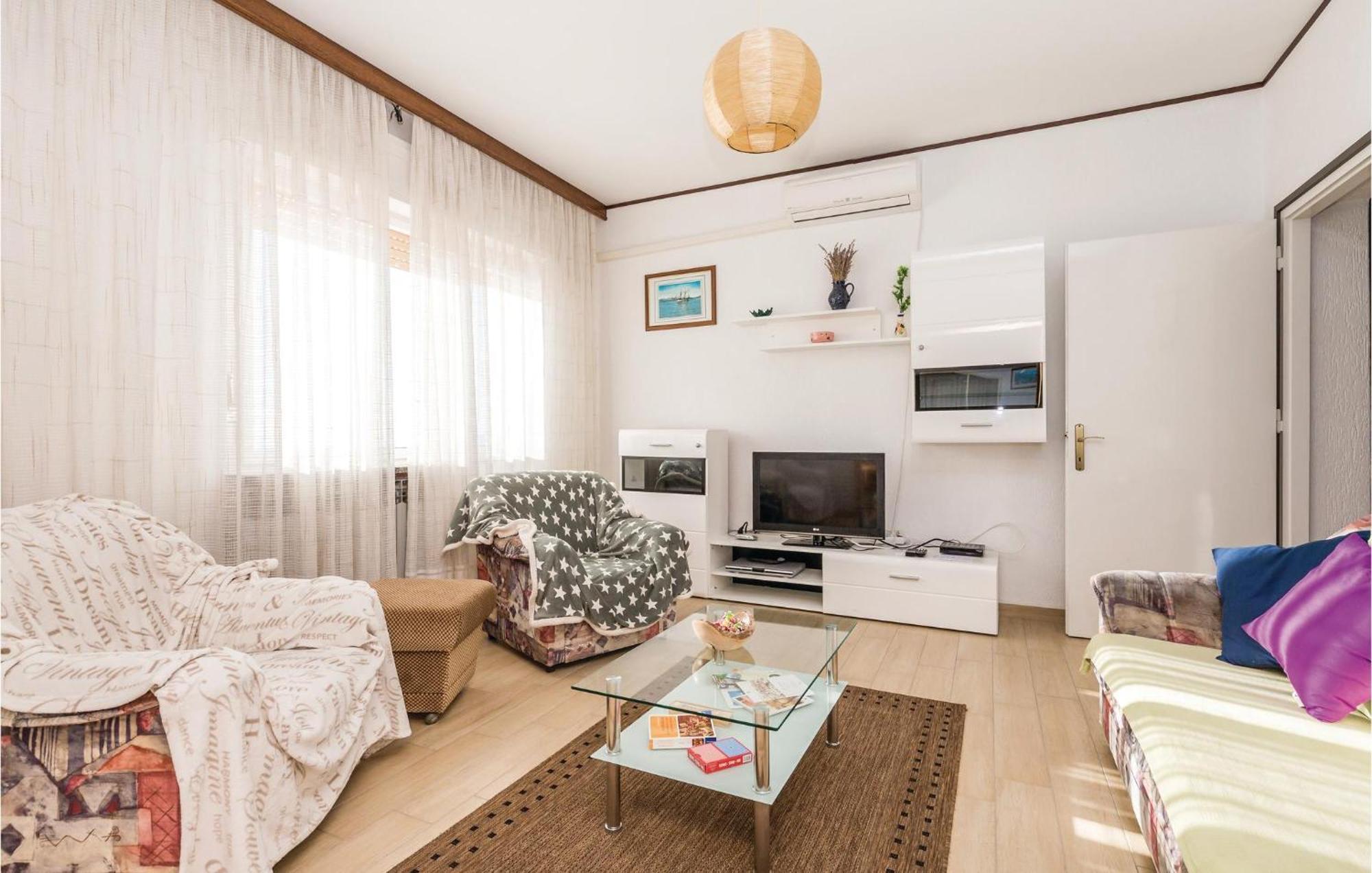 Nice Apartment In Lovran With Kitchen 外观 照片
