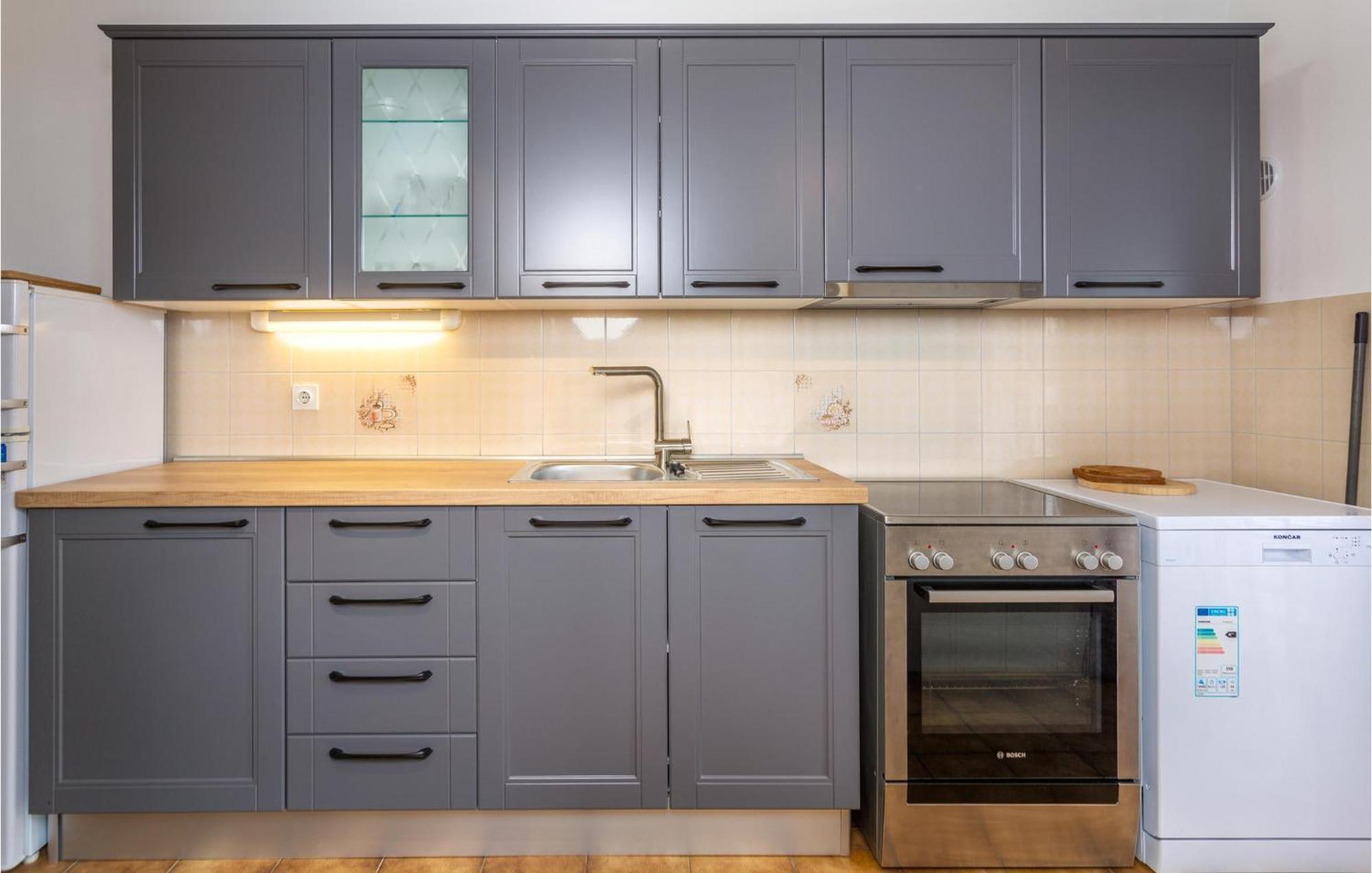 Nice Apartment In Lovran With Kitchen 外观 照片