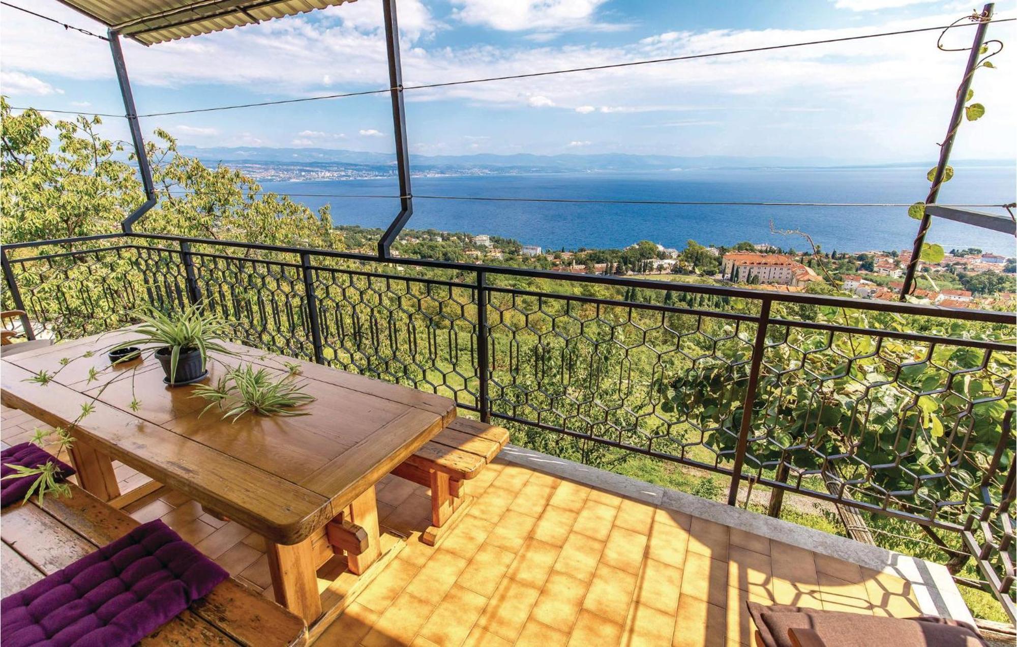 Nice Apartment In Lovran With Kitchen 外观 照片