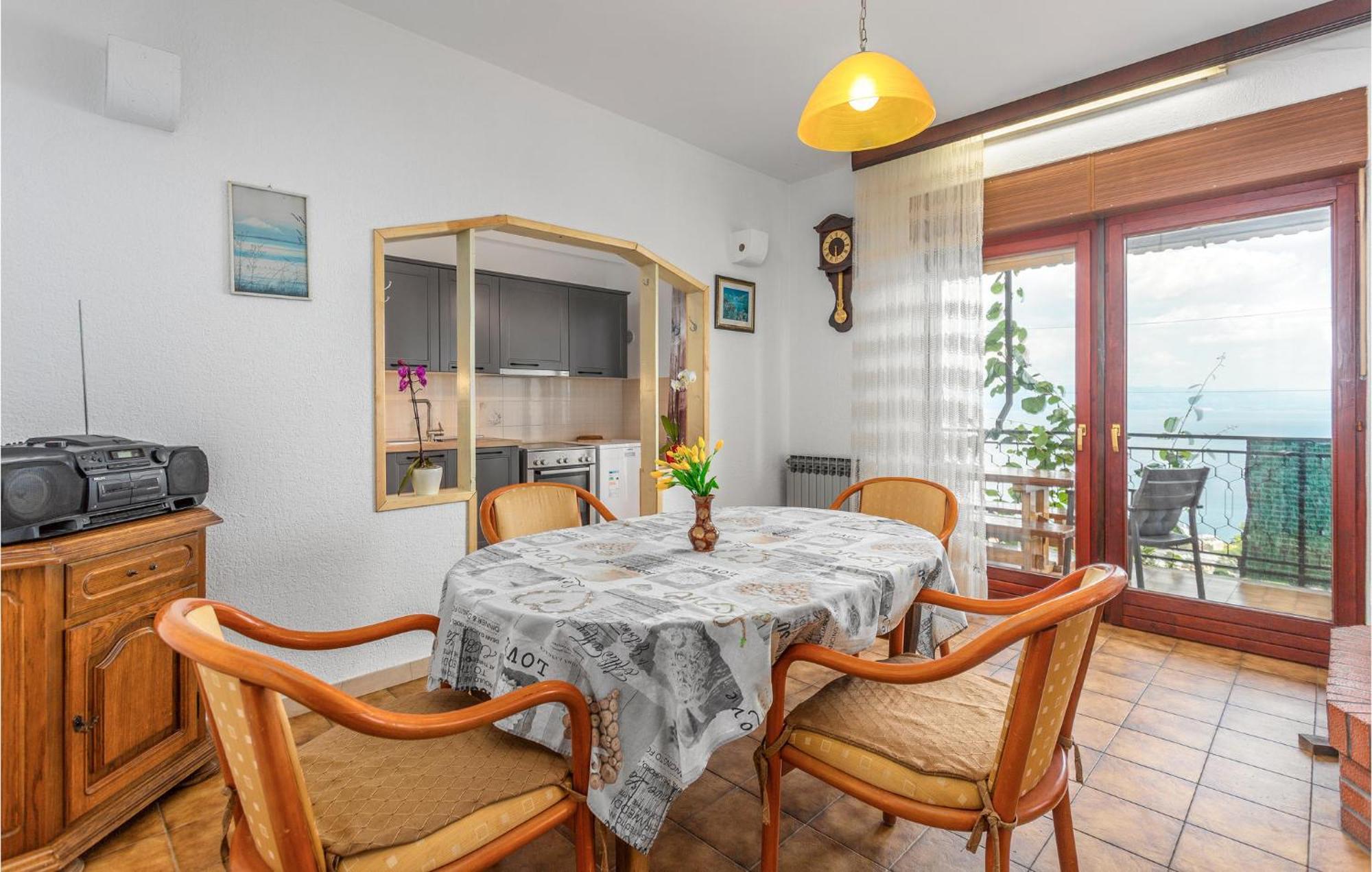 Nice Apartment In Lovran With Kitchen 外观 照片