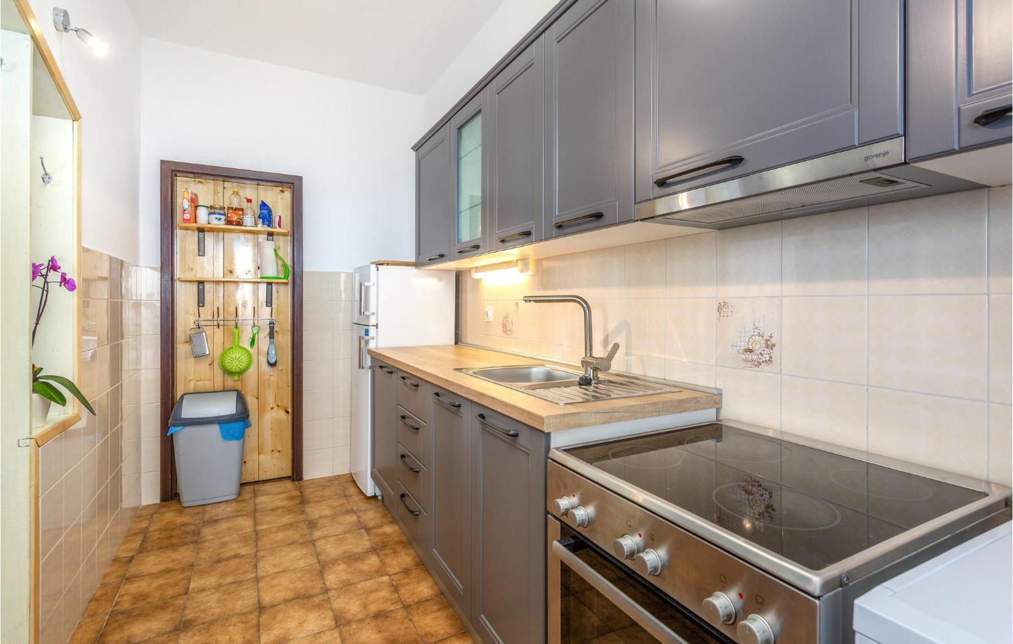 Nice Apartment In Lovran With Kitchen 外观 照片