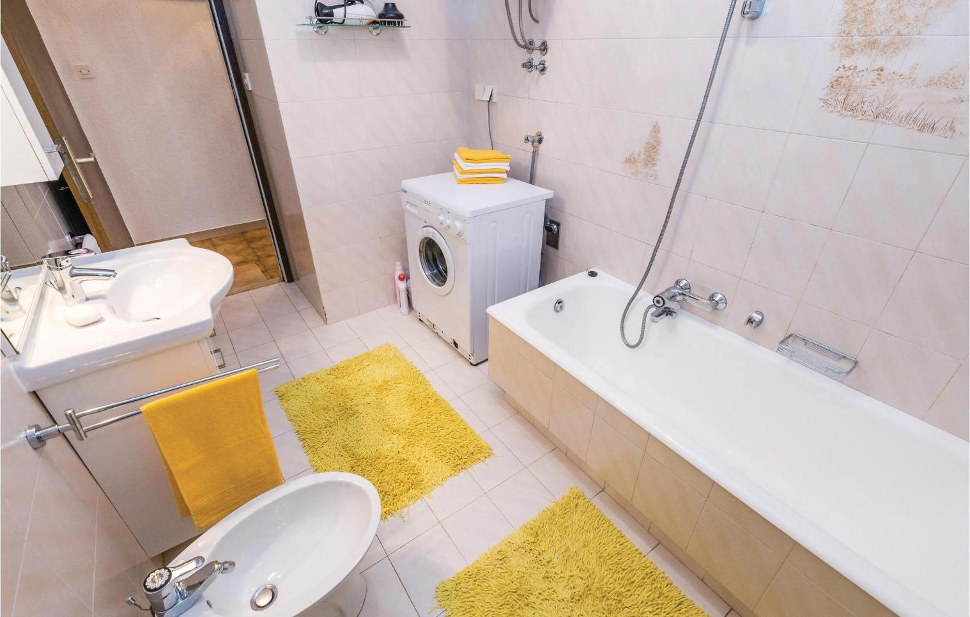 Nice Apartment In Lovran With Kitchen 外观 照片